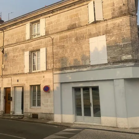 Апартаменты Calme A Maixent L'ecole